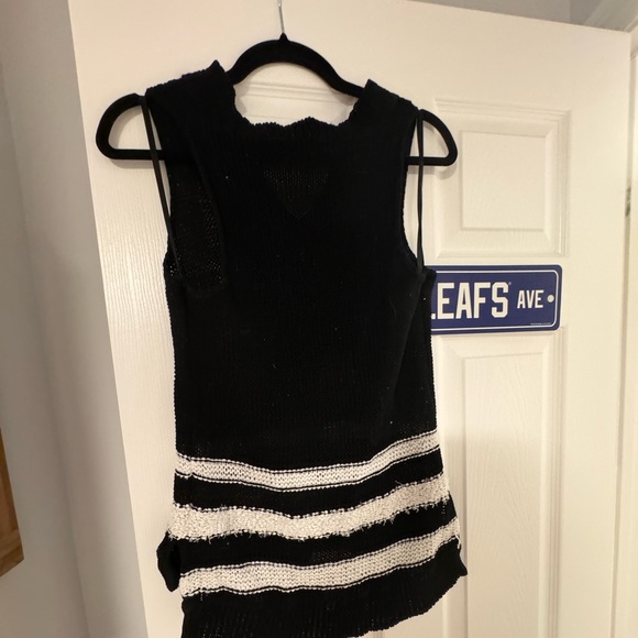 Rag & bone V neck black vest - Picture 6 of 8